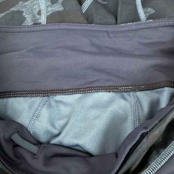 Lululemon Run: Inspire Crop All Full-On Luxtreme Navy 4 - Picture 9 of 12